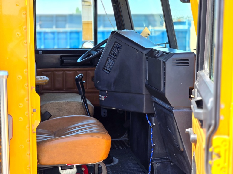 1999 Freightliner FLD Tandem Axle Cab & Chassis