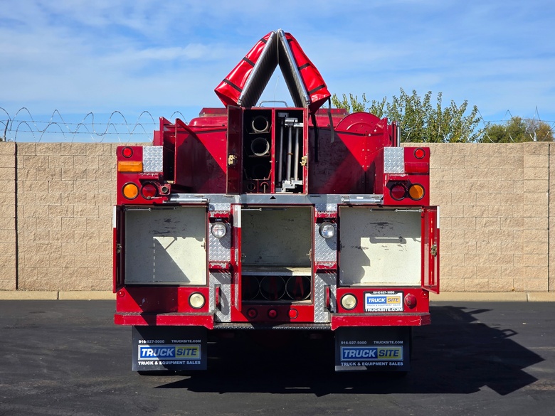 1999 International 4900 Type 3 Fire Pumper