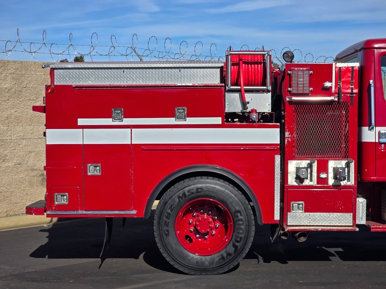1999 International 4900 Type 3 Fire Pumper