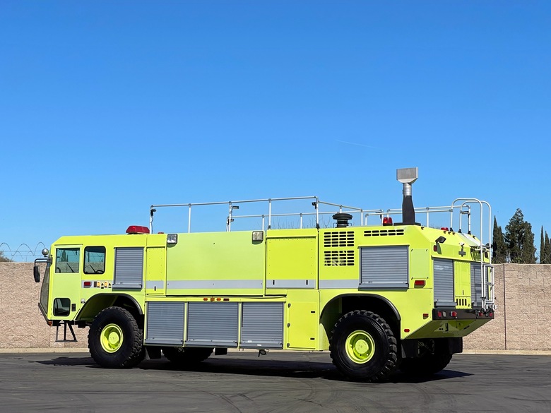 2003 Oshkosh Striker 1500 ARFF Aircraft Rescue