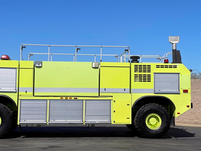 2003 Oshkosh Striker 1500 ARFF Aircraft Rescue