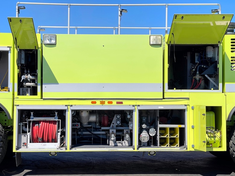 2003 Oshkosh Striker 1500 ARFF Aircraft Rescue