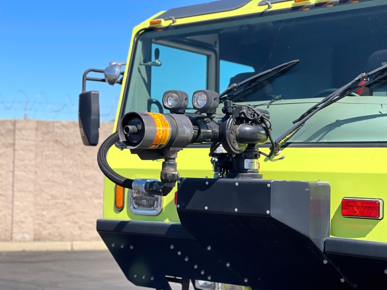 2003 Oshkosh Striker 1500 ARFF Aircraft Rescue