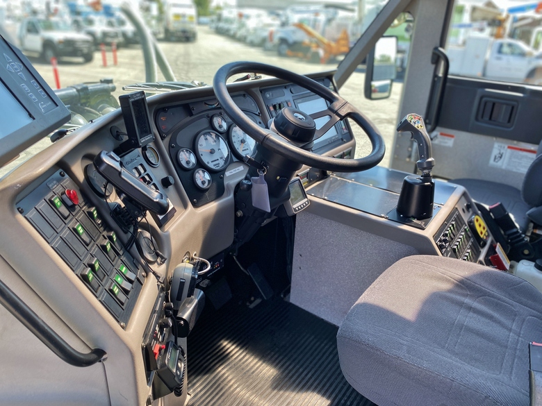 2003 Oshkosh Striker 1500 ARFF Aircraft Rescue