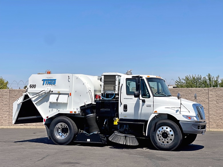 2005 International 4300 Tymco 600 BAH Air Street Sweeper