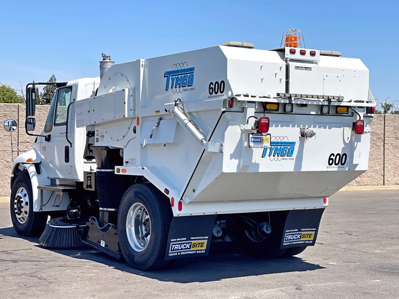 2005 International 4300 Tymco 600 BAH Air Street Sweeper