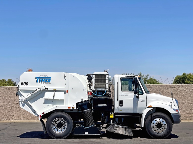 2005 International 4300 Tymco 600 BAH Air Street Sweeper