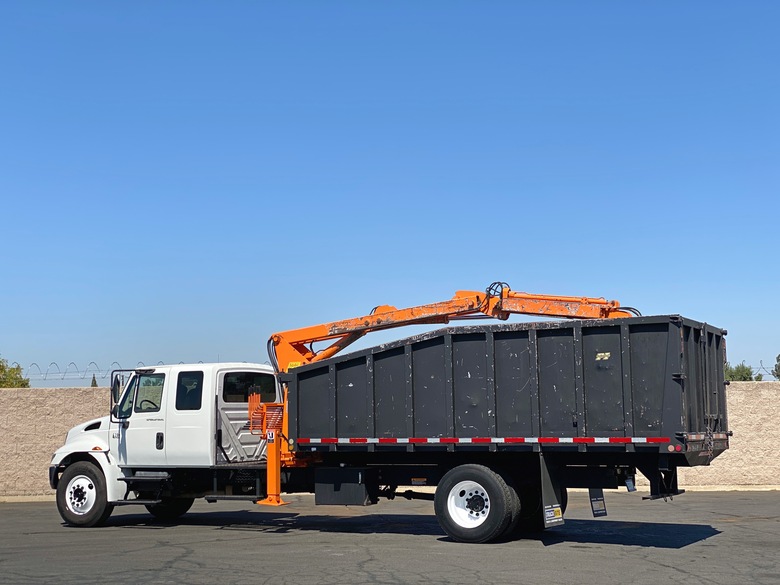 2005 International Petersen TL-3 Grapple Truck
