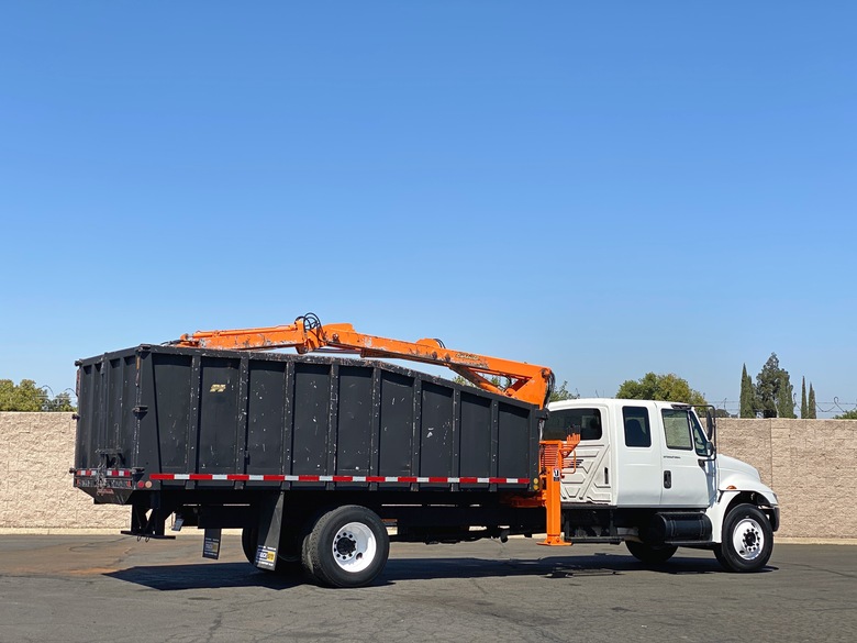 2005 International Petersen TL-3 Grapple Truck