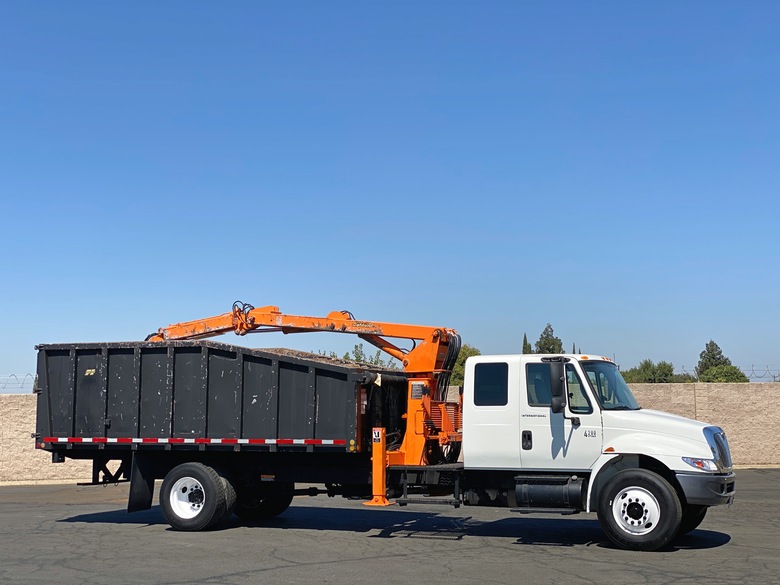 2005 International Petersen TL-3 Grapple Truck
