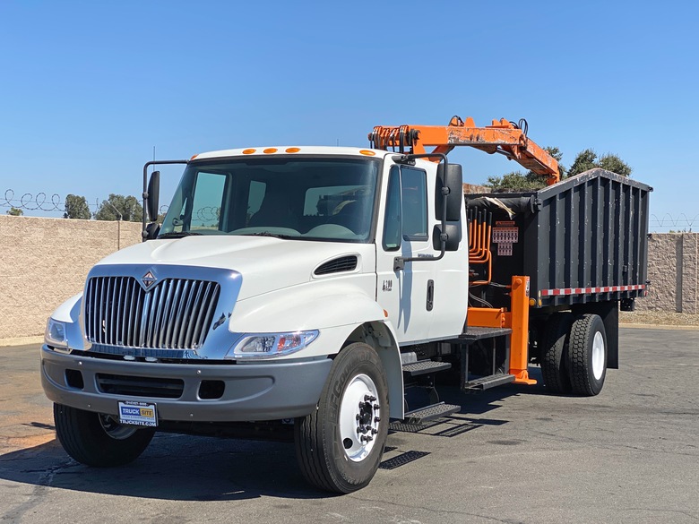 2005 International Petersen TL-3 Grapple Truck