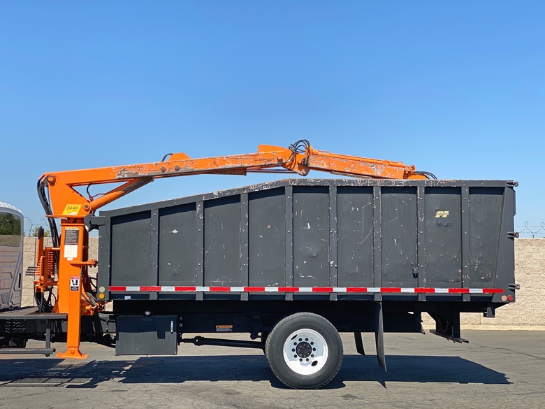 2005 International Petersen TL-3 Grapple Truck