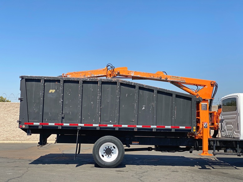 2005 International Petersen TL-3 Grapple Truck