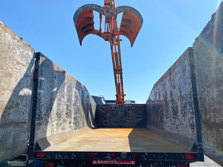 2005 International Petersen TL-3 Grapple Truck