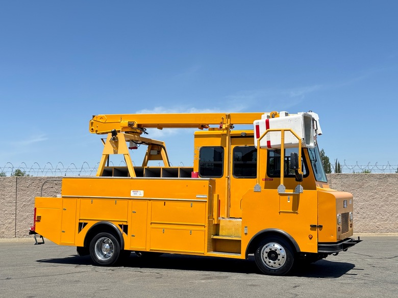 2005 GMC Workhorse W20 Altec LS40 Telescopic Bucket Truck