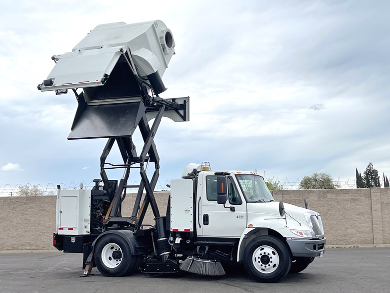 2006 International 4200 Tymco 500X Regenerative Air Street Sweeper