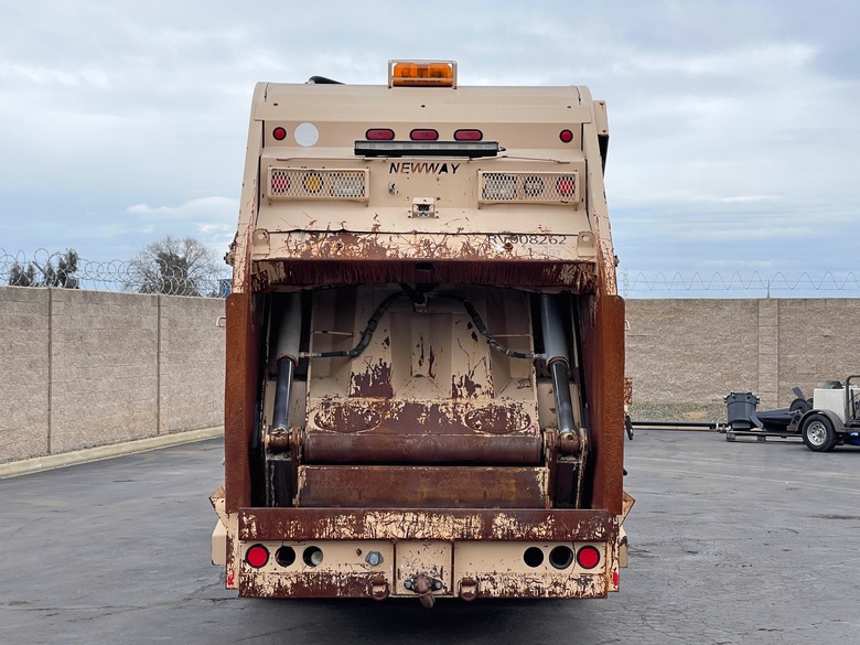 2007 New Way King Cobra Complete Rear Load Body