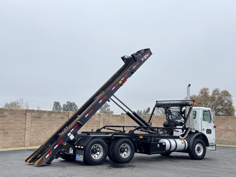 2007 Autocar Xpeditor Galbreath AFCA-TM6-24 Roll Off