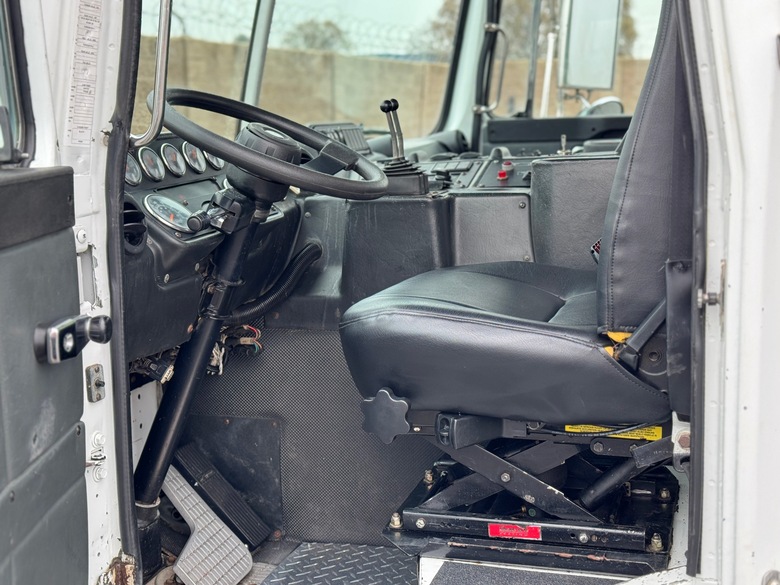 2007 Autocar Xpeditor Galbreath AFCA-TM6-24 Roll Off