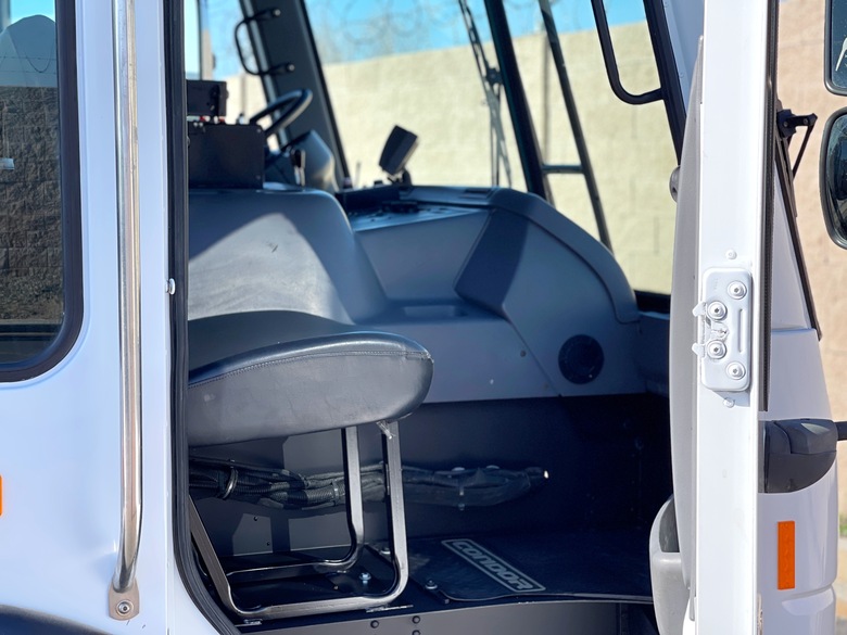 2007 Condor Amrep 40 Yard Front Load Garbage Truck