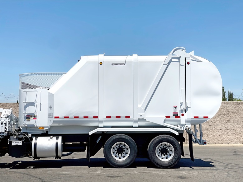 2008 Autocar Heil Rapid Rail 32 Yard Side Loader Garbage Truck