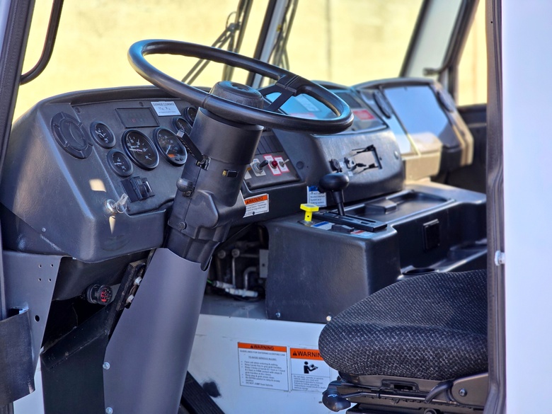 2008 CCC LET Low Entry Pak-Mor Rear Loader Garbage Truck