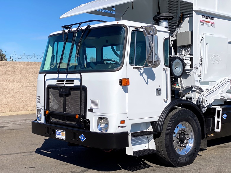 2009 Autocar New Way Mammoth 40 YD CNG Front Loader