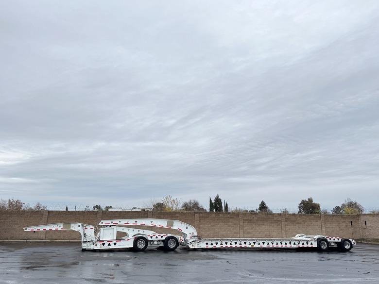 2009 Trail King Lowboy 32 Tire Expando RGN Trailer