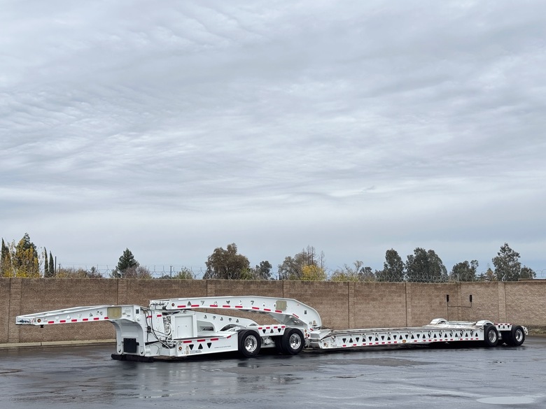 2009 Trail King Lowboy 32 Tire Expando RGN Trailer