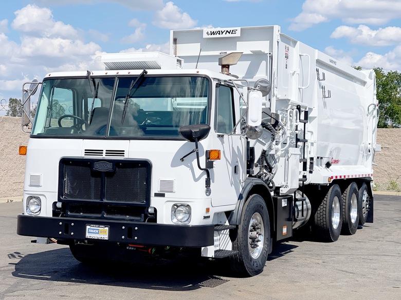2011 Autocar Xpeditor Wayne Curbtender 31 Yard ASL Garbage Truck