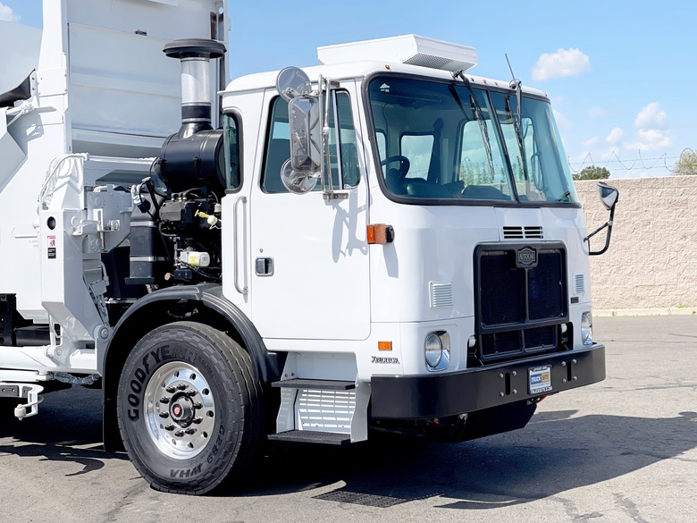 2011 Autocar Xpeditor Wayne Curbtender 31 Yard ASL Garbage Truck