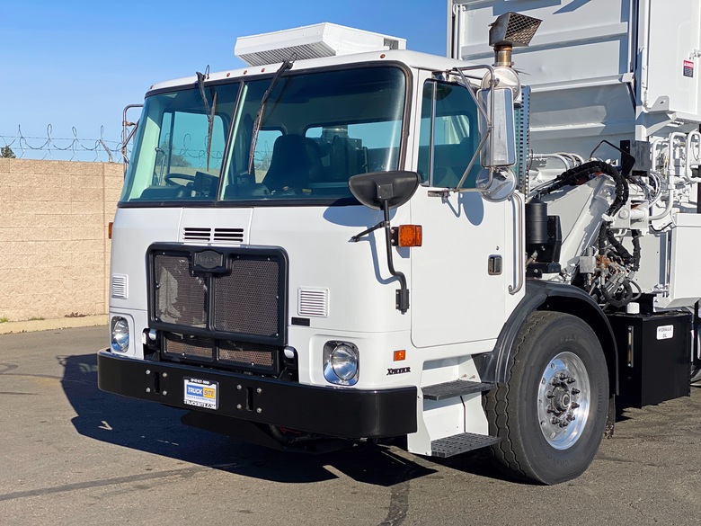2011 Autocar Wayne Curbtender 31 Yard Side Loader Garbage Truck