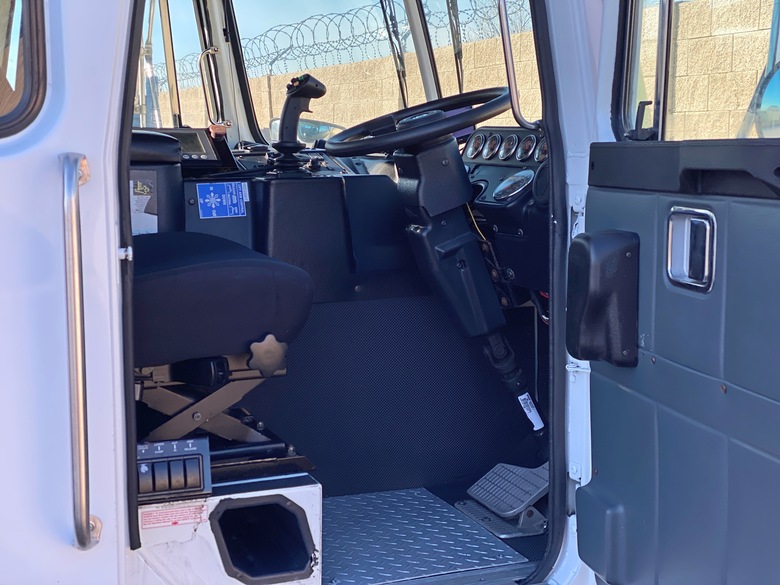 2011 Autocar Wayne Curbtender 31 Yard Side Loader Garbage Truck