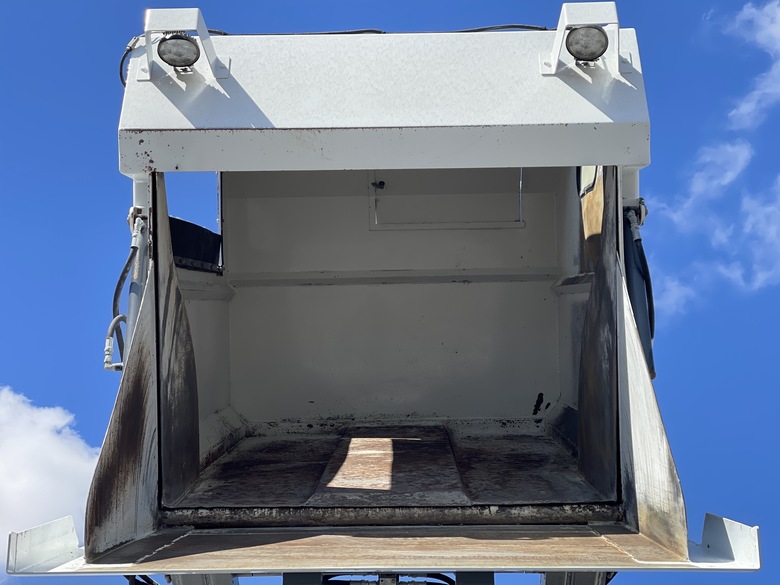 2011 Freightliner Wayne Gladiator Mechanical Street Sweeper