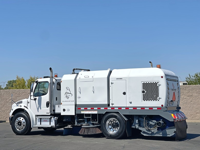 2011 Freightliner Wayne Gladiator Mechanical Street Sweeper