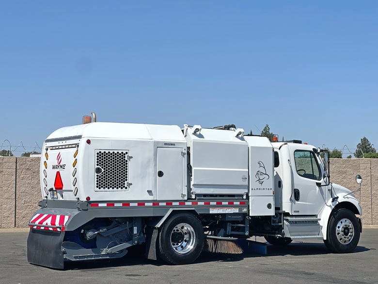 2011 Freightliner Wayne Gladiator Mechanical Street Sweeper