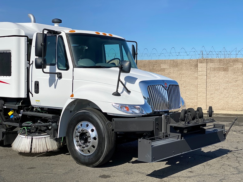 2011 International Elgin Crosswind FSX Airport Runway Sweeper