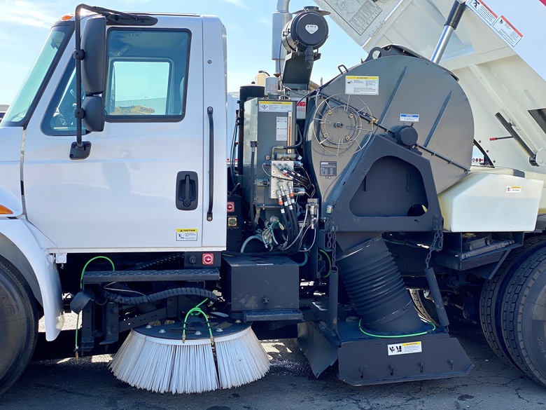 2011 International Elgin Crosswind FSX Airport Runway Sweeper