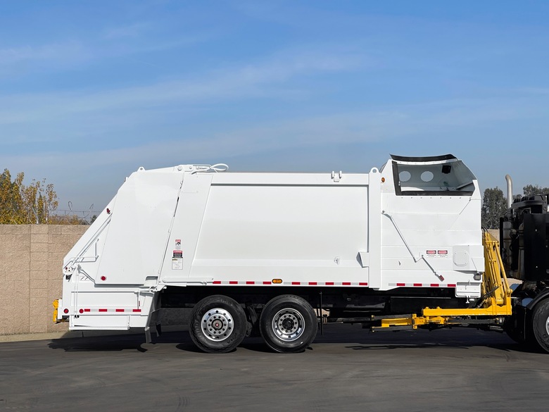 2013 CCC Heil MultiPack 33 YD Side Loader & Rear Loader