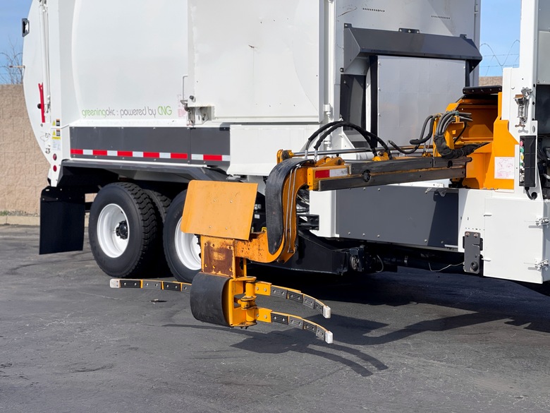 2014 Autocar CNG Labrie Expert 2000 31 YD ASL Garbage Truck