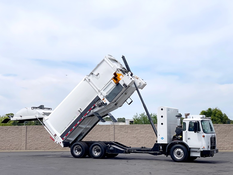 2014 Autocar CNG Labrie Expert 2000 31YD ASL Garbage Truck