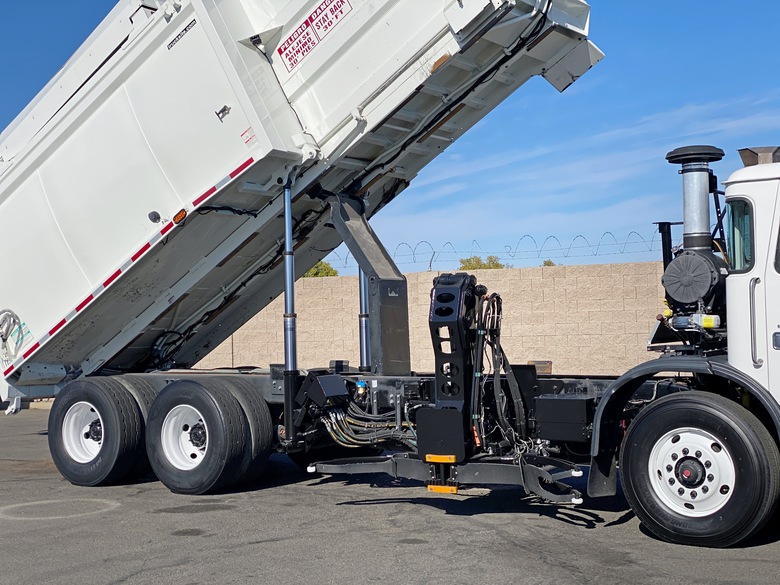 2015 Autocar Xpeditor McNeilus CNG 35 YD ASL Garbage Truck