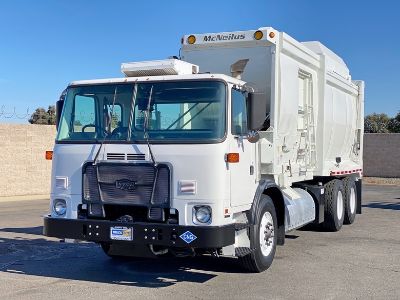 2015 Autocar Xpeditor McNeilus CNG 35 YD ASL Garbage Truck