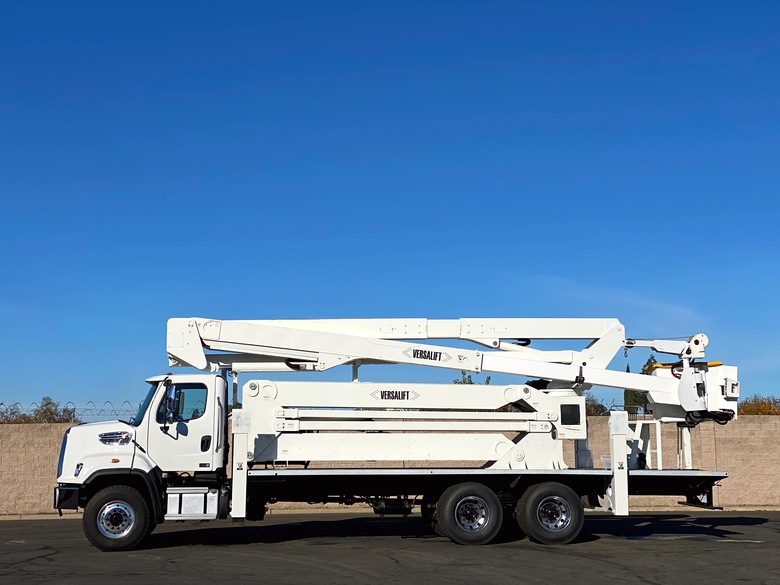 2015 Freightliner 6x6 Versalift 7500I-E108 Bucket Truck