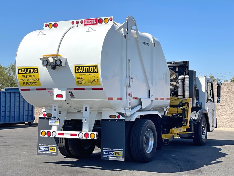 2016 CCC LET Heil Rapid Rail 22 YD Single Axle Side Loader