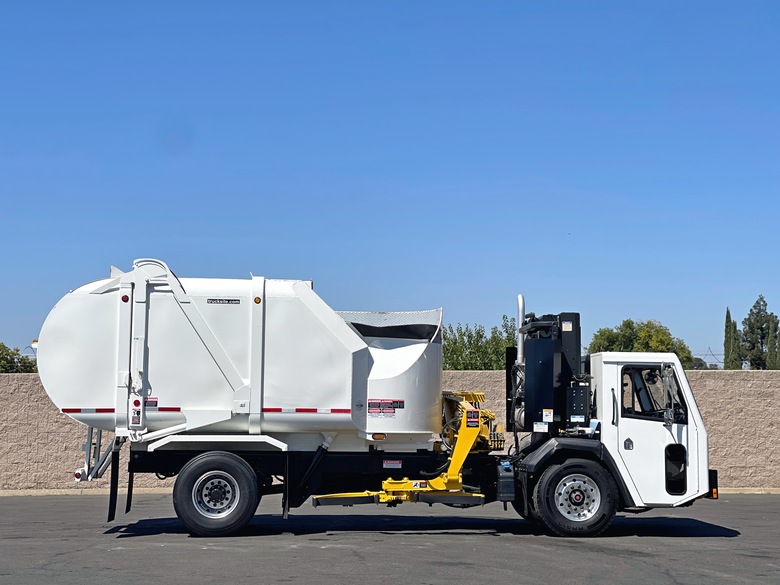 2016 CCC LET Heil Rapid Rail 22 YD Single Axle Side Loader