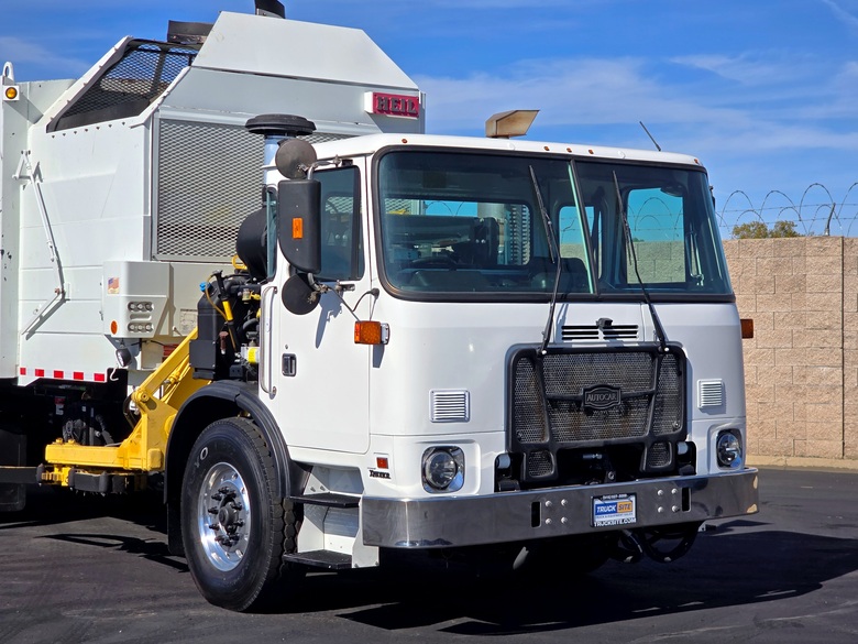2016 Autocar Xpeditor Heil ASL 33 YD Garbage Truck