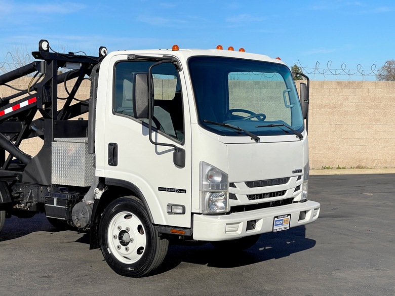 2016 Isuzu NPR CDU Container Delivery