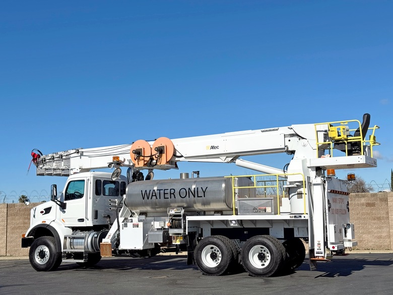 2017 Peterbilt 567 6x6 Altec HW145 Insulator Washer