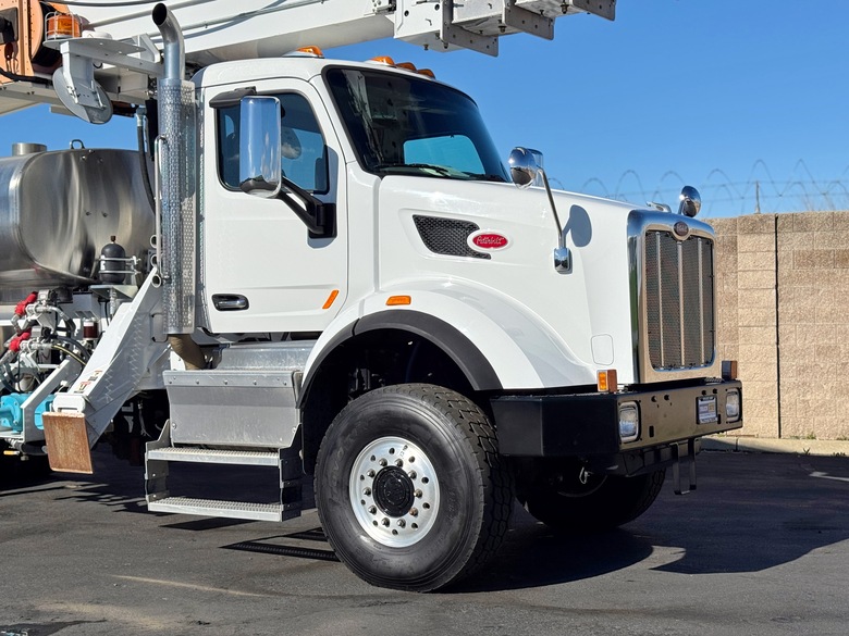 2017 Peterbilt 567 6x6 Altec HW145 Insulator Washer